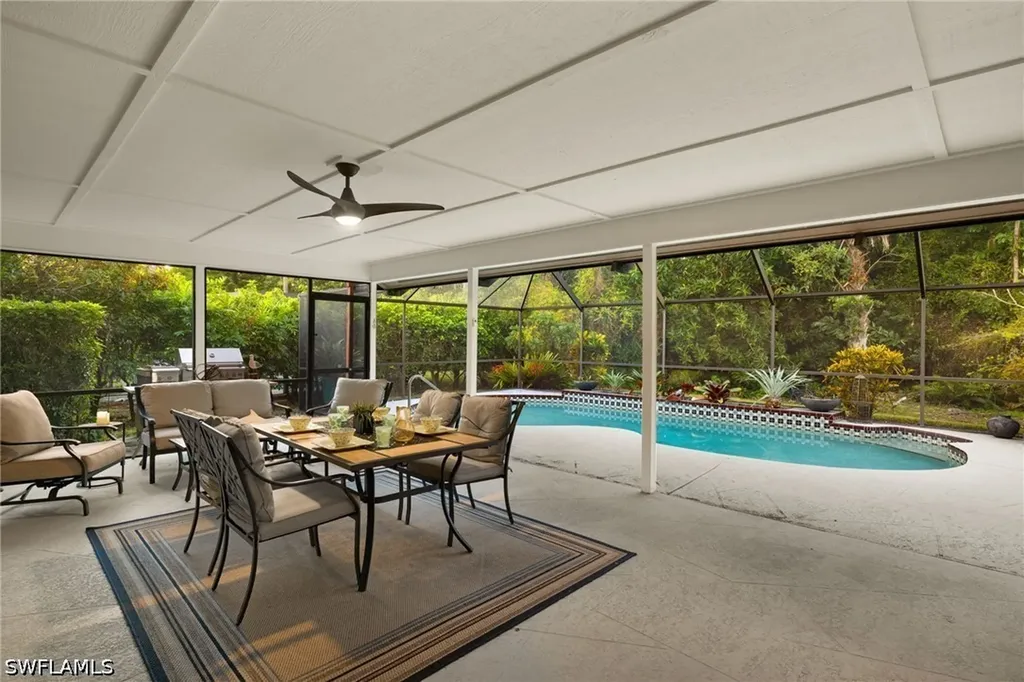 2259 Queens Way Naples FL 34112