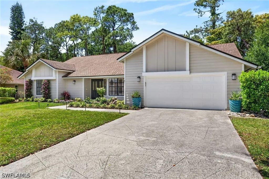 2259 Queens Way Naples FL 34112