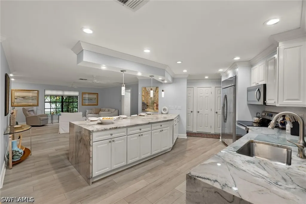 2259 Queens Way Naples FL 34112