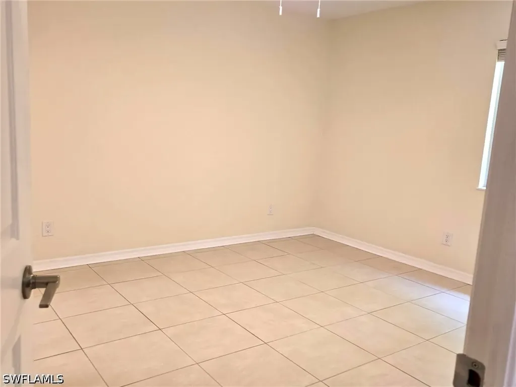 4625 Bayshore Drive Naples FL 34112
