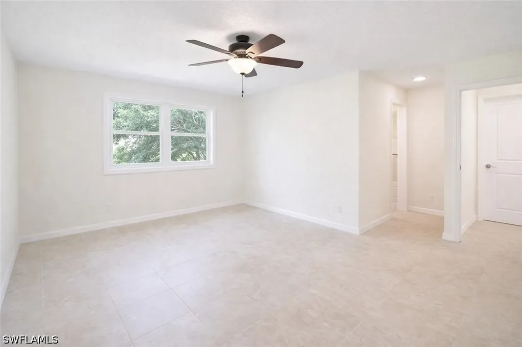 4625 Bayshore Drive Naples FL 34112