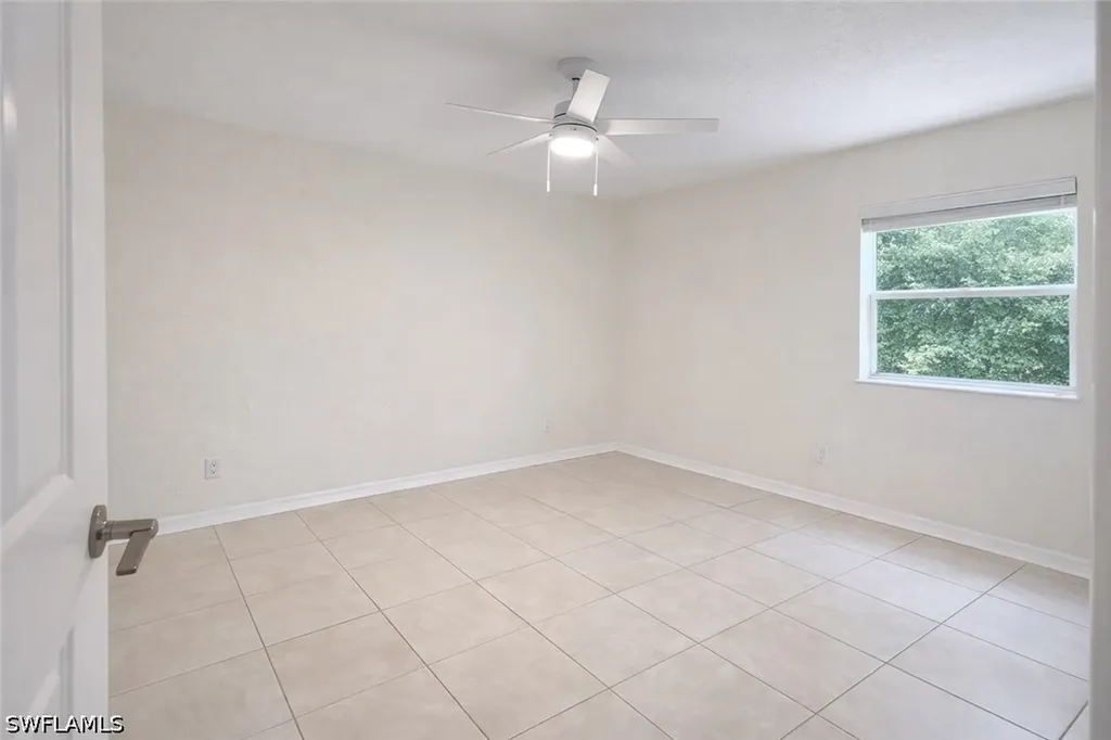 4625 Bayshore Drive Naples FL 34112