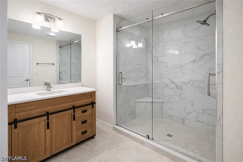 4625 Bayshore Drive Naples FL 34112