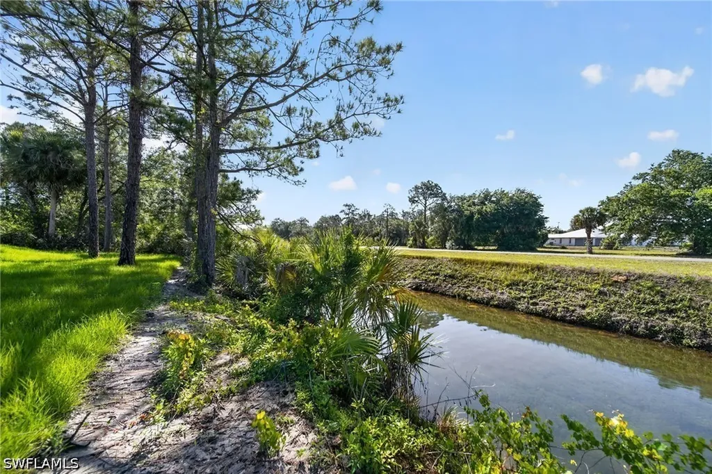 2009 Dixie Way Lehigh Acres FL 33972