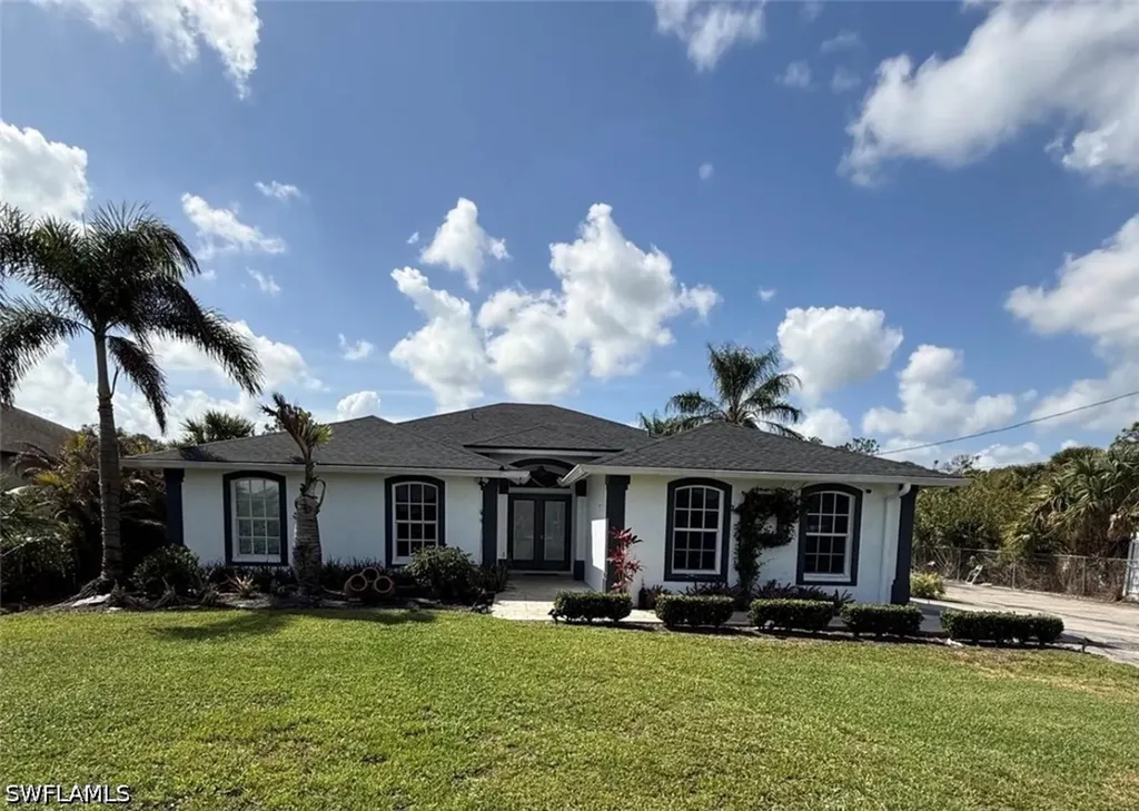 3220 29th Avenue NE Naples FL 34120