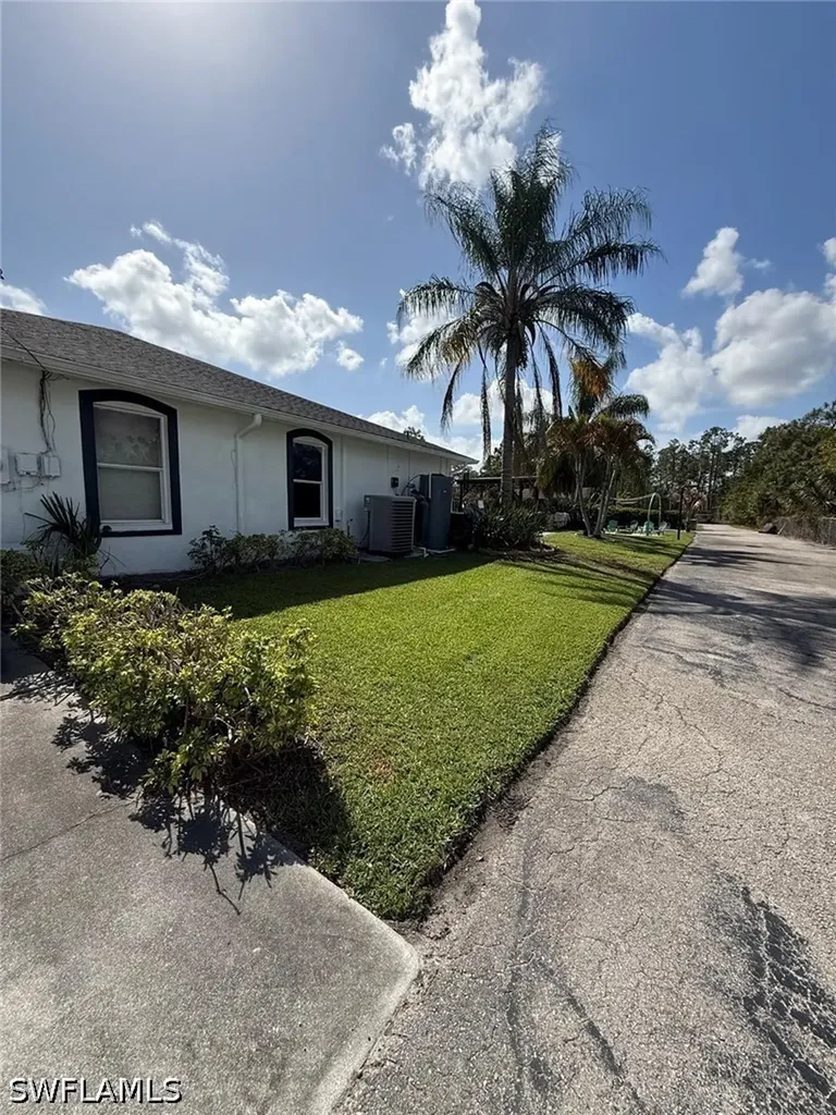 3220 29th Avenue NE Naples FL 34120