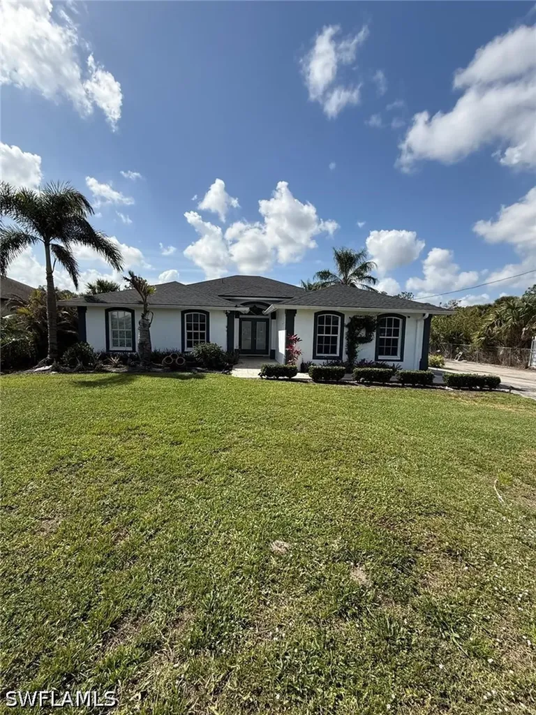 3220 29th Avenue NE Naples FL 34120
