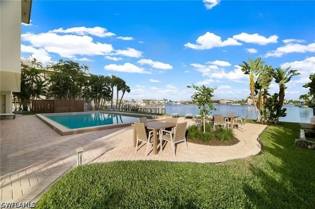 9486 Gulf Shore Drive Naples FL 34108