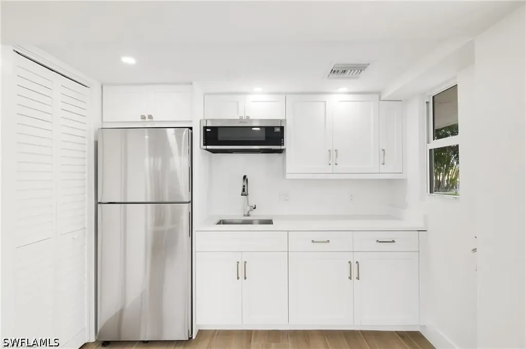 9486 Gulf Shore Drive Naples FL 34108