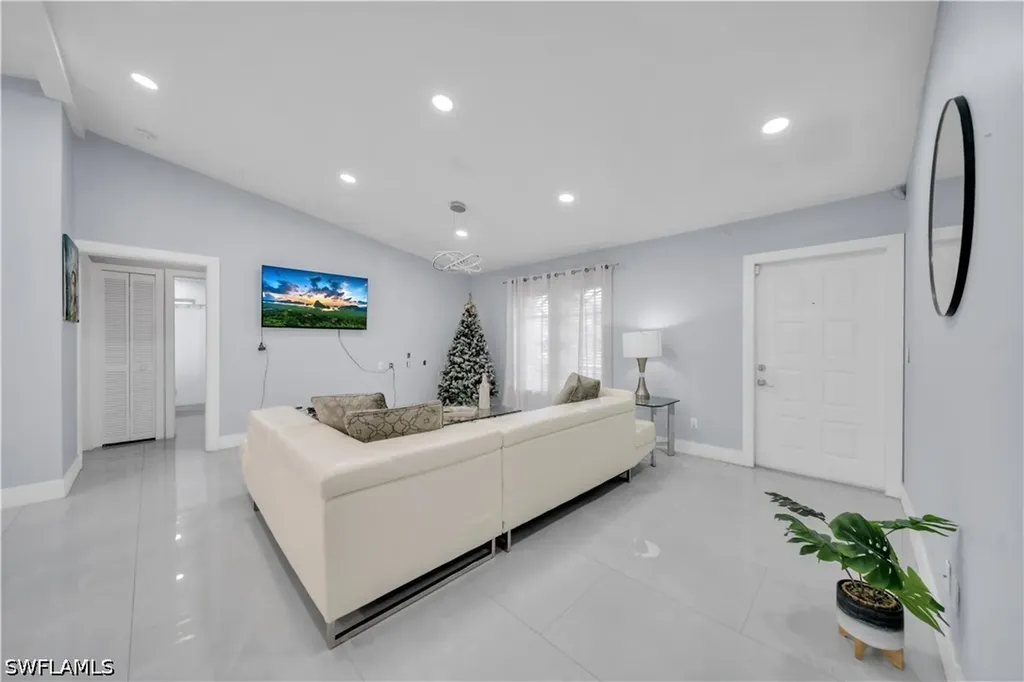 4424 SW 13th Avenue Cape Coral FL 33914
