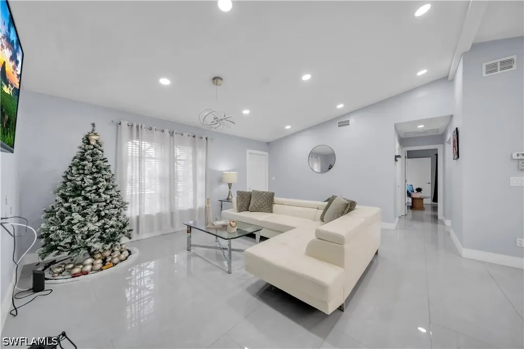 4424 SW 13th Avenue Cape Coral FL 33914