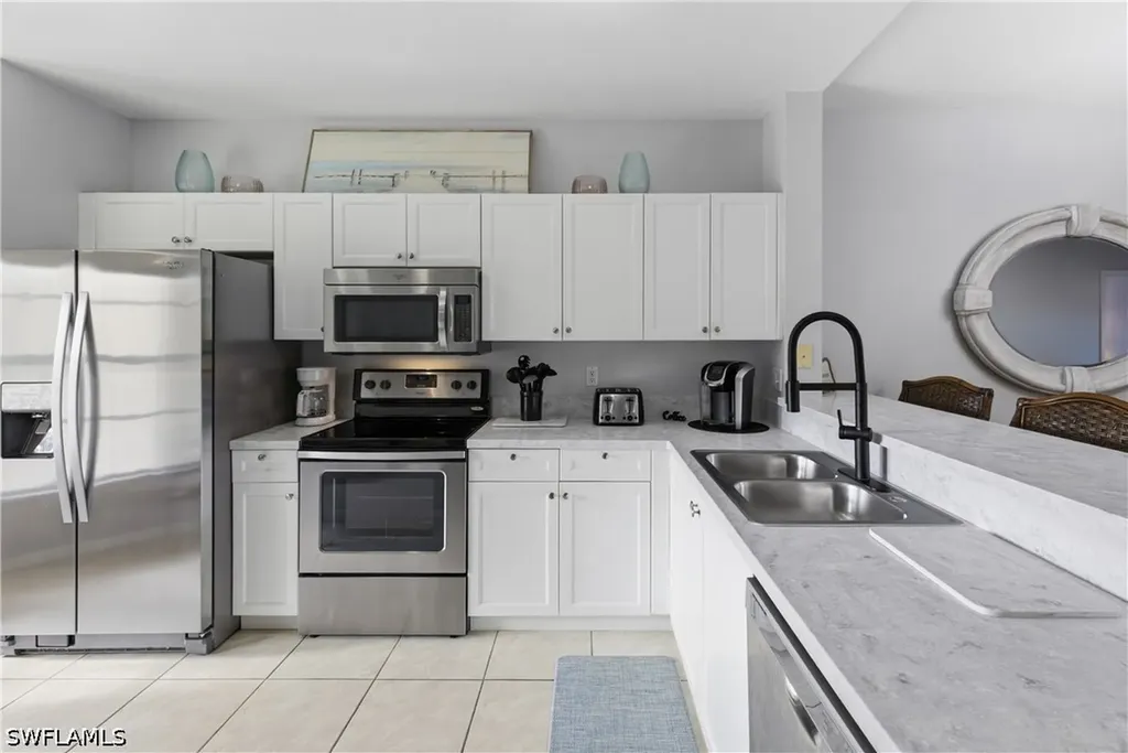 9175 Celeste Drive Naples FL 34113