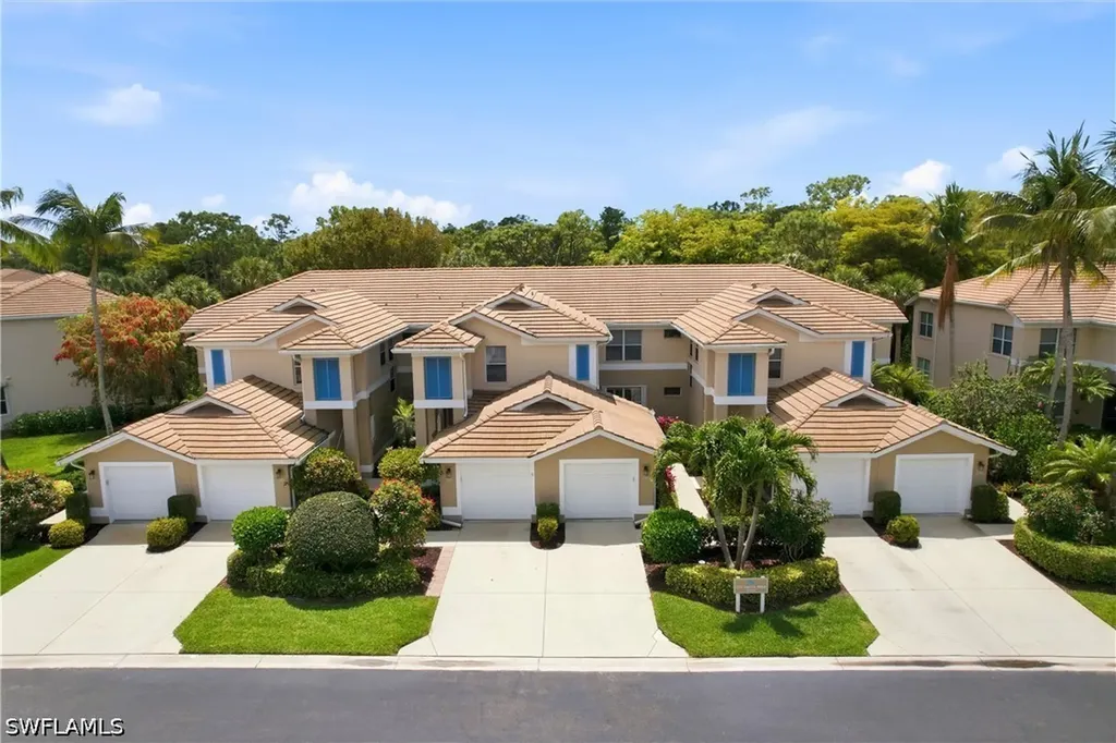 817 Carrick Bend Circle Naples FL 34110