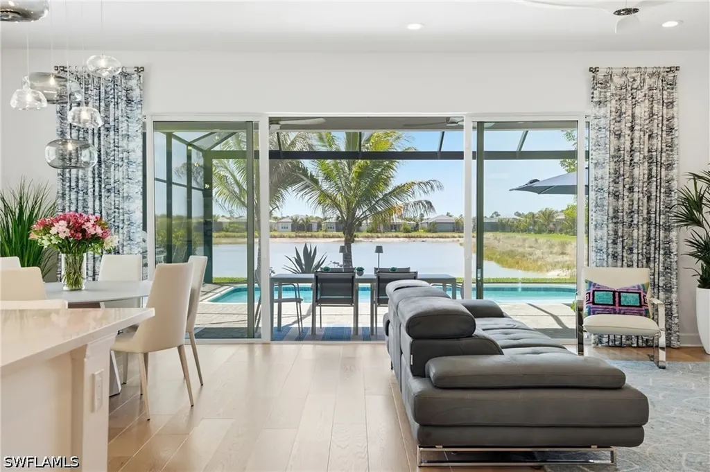 Naples FL, 12352 Dahlia Court