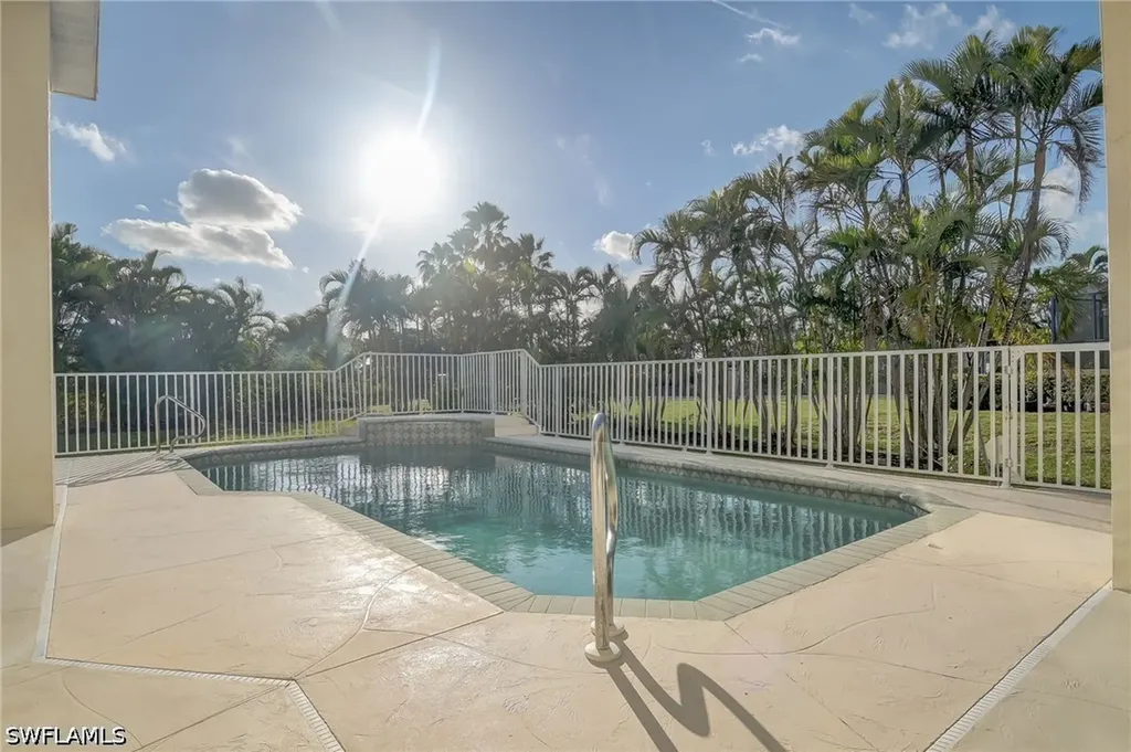 8252 Southwind Bay Circle Fort Myers FL 33908