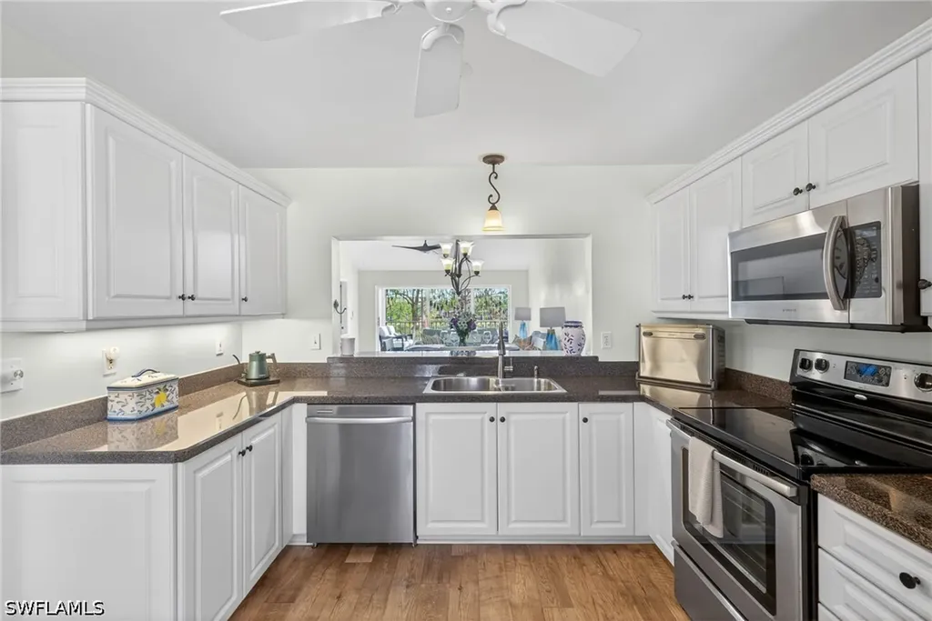 550 Saratoga Circle Naples FL 34104