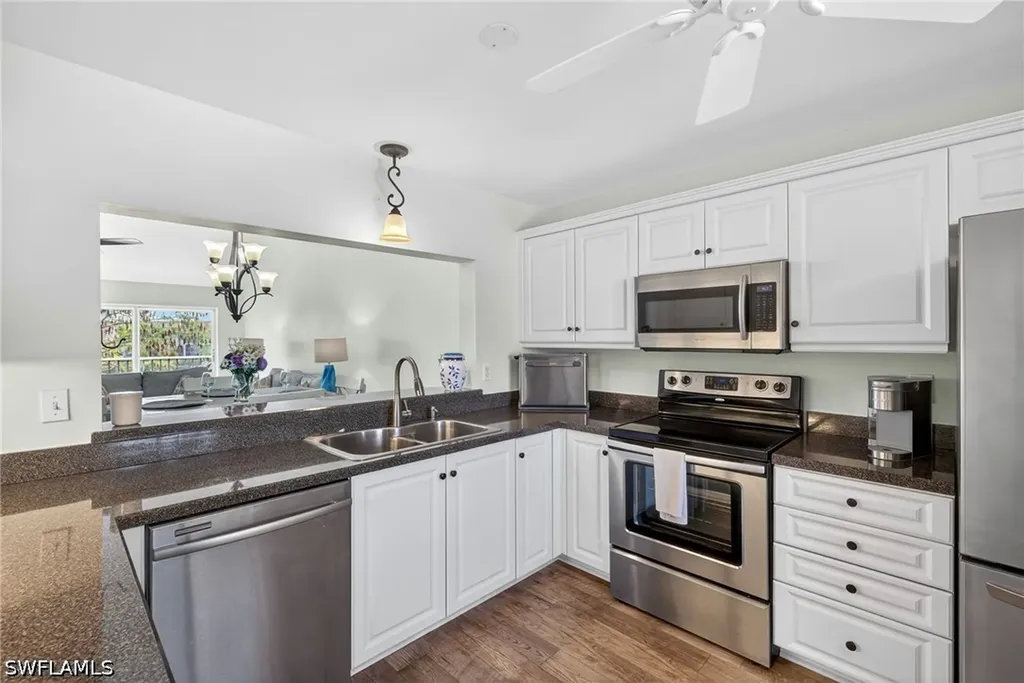 550 Saratoga Circle Naples FL 34104