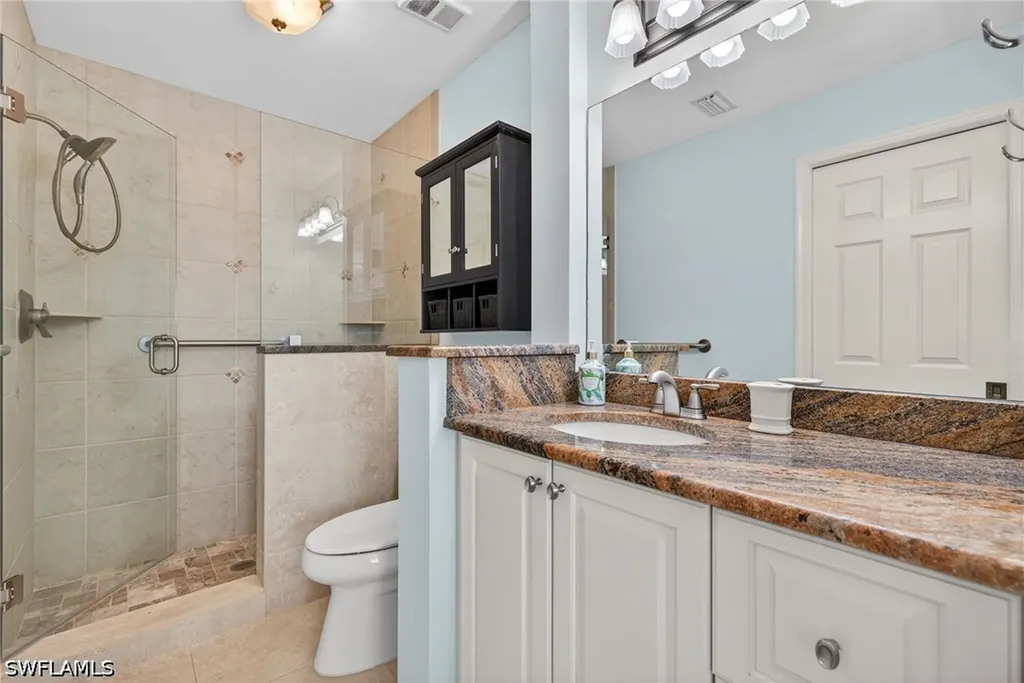 550 Saratoga Circle Naples FL 34104