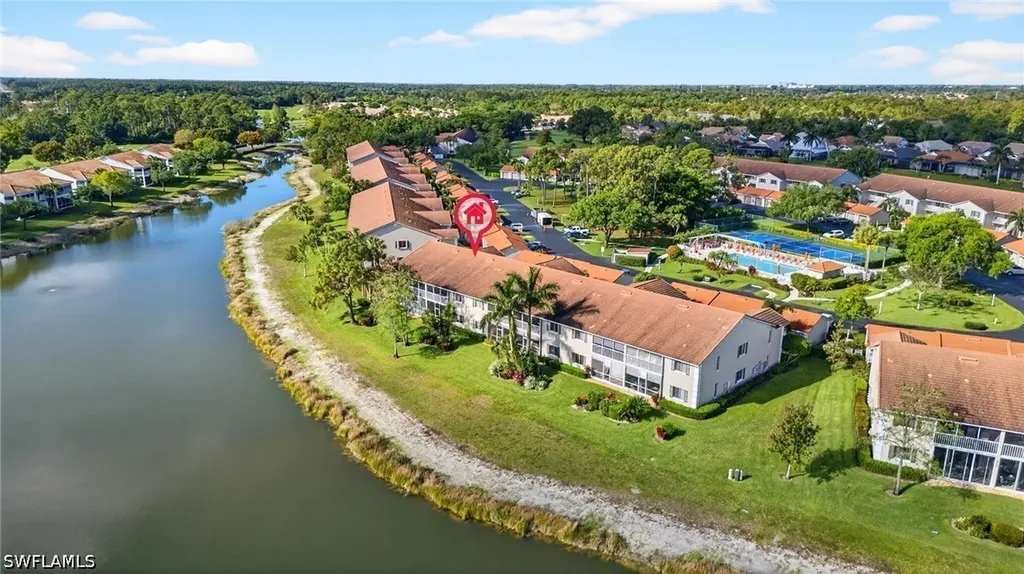 550 Saratoga Circle Naples FL 34104