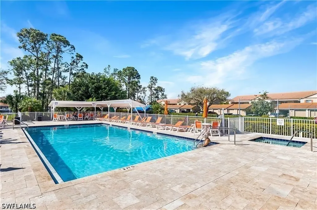 550 Saratoga Circle Naples FL 34104