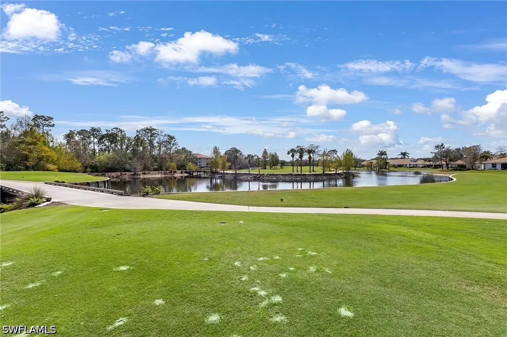 550 Saratoga Circle Naples FL 34104