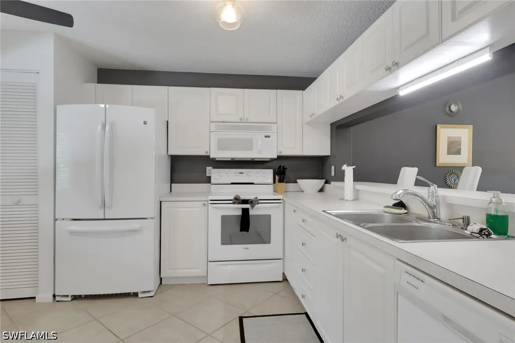 5784 Deauville Circle Naples FL 34112