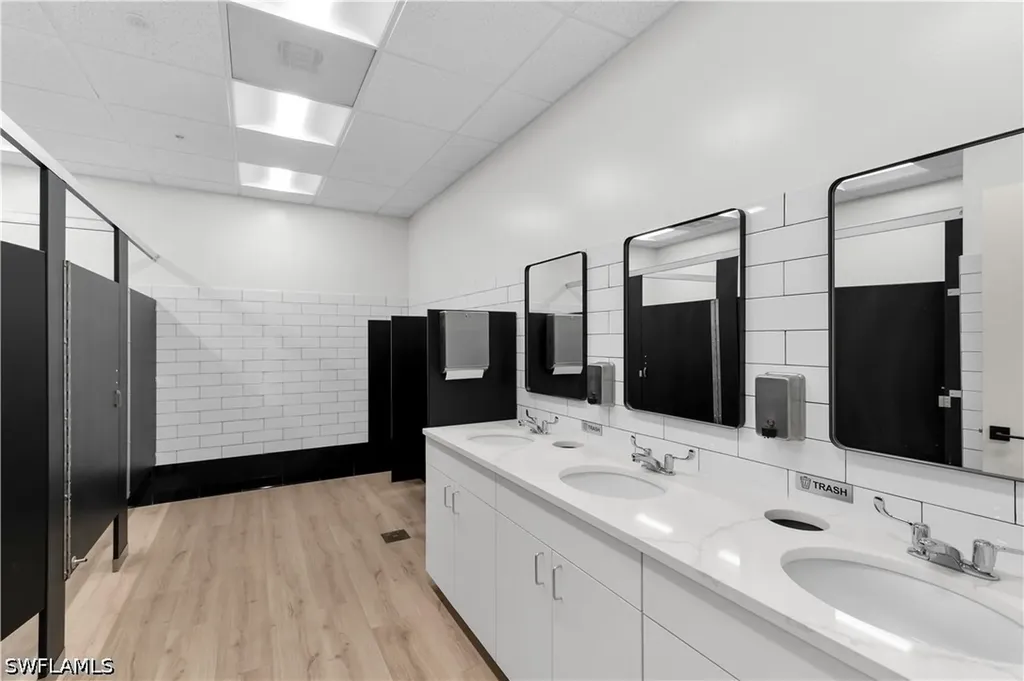 6890 Hendry Creek Drive Fort Myers FL 33908