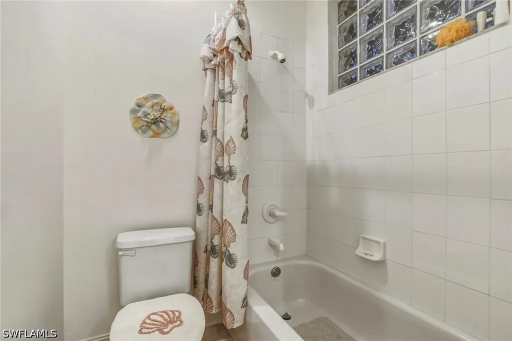 1875 Les Chateaux Boulevard Naples FL 34109