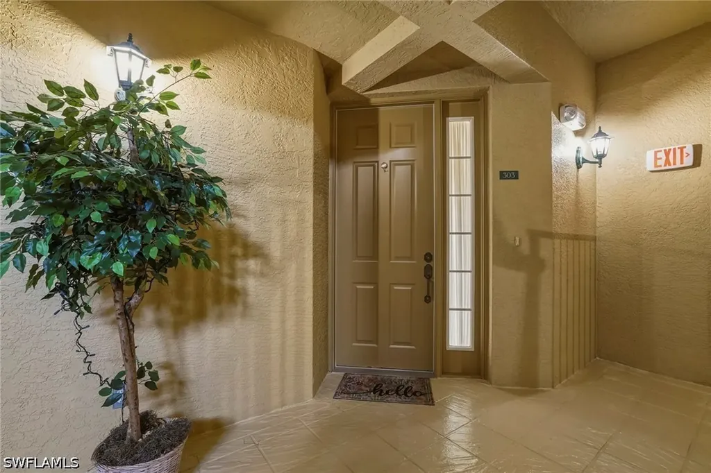 1875 Les Chateaux Boulevard Naples FL 34109