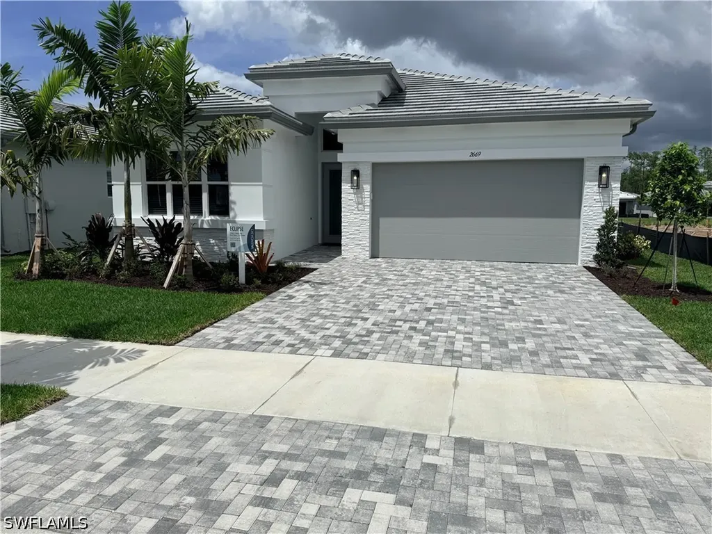 2669 Hyacinth Place Naples FL 34112