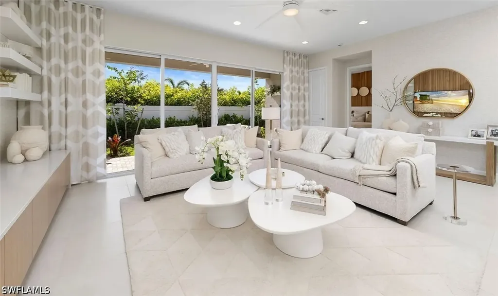 2669 Hyacinth Place Naples FL 34112