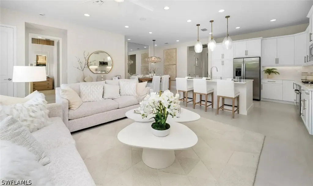 2669 Hyacinth Place Naples FL 34112