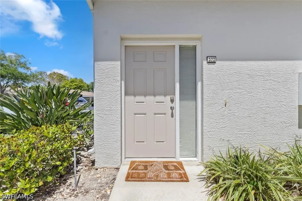 6812 Satinleaf Road S Naples FL 34109