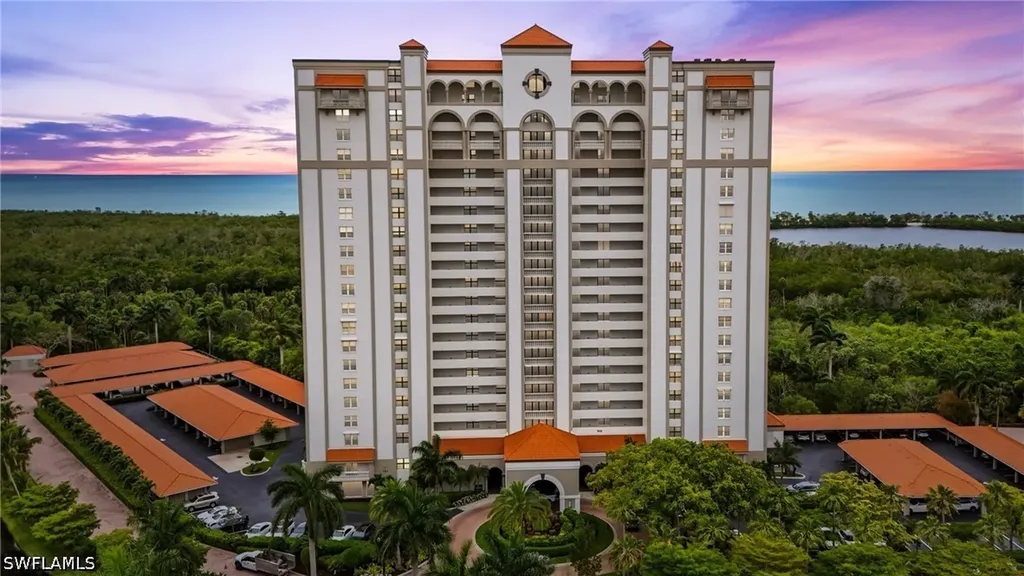 Naples FL, 6585 Nicholas Boulevard, Unit 902