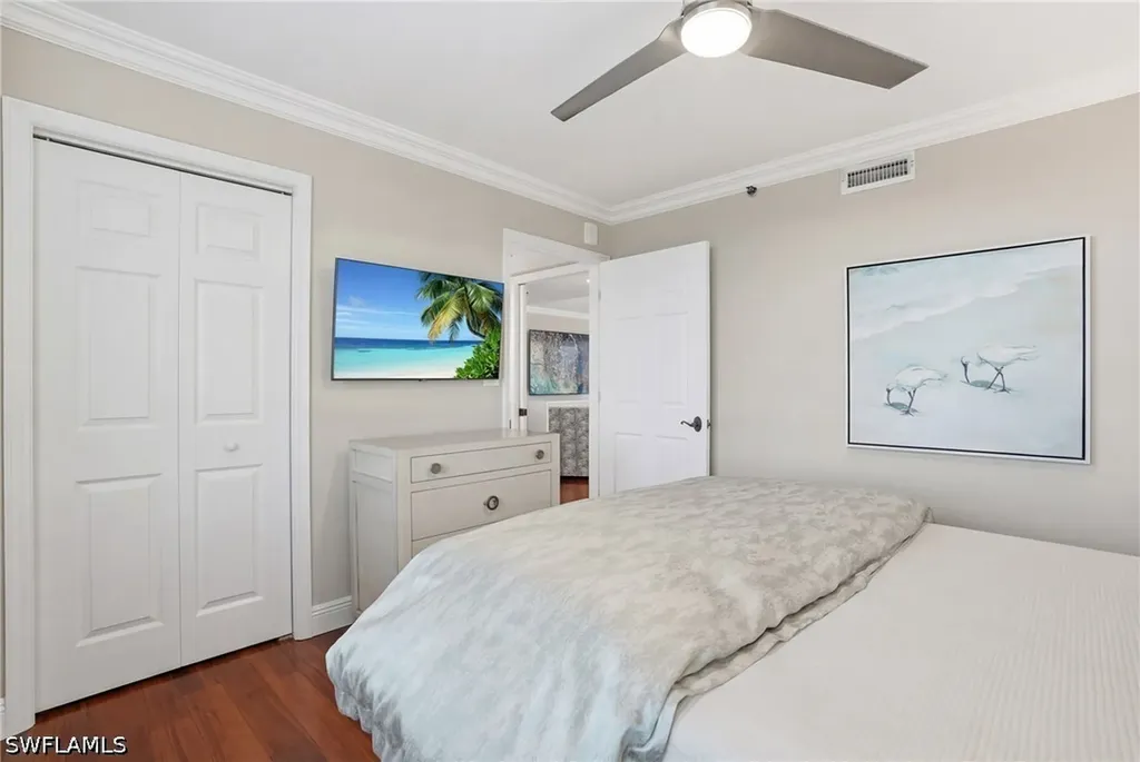 6585 Nicholas Boulevard Naples FL 34108