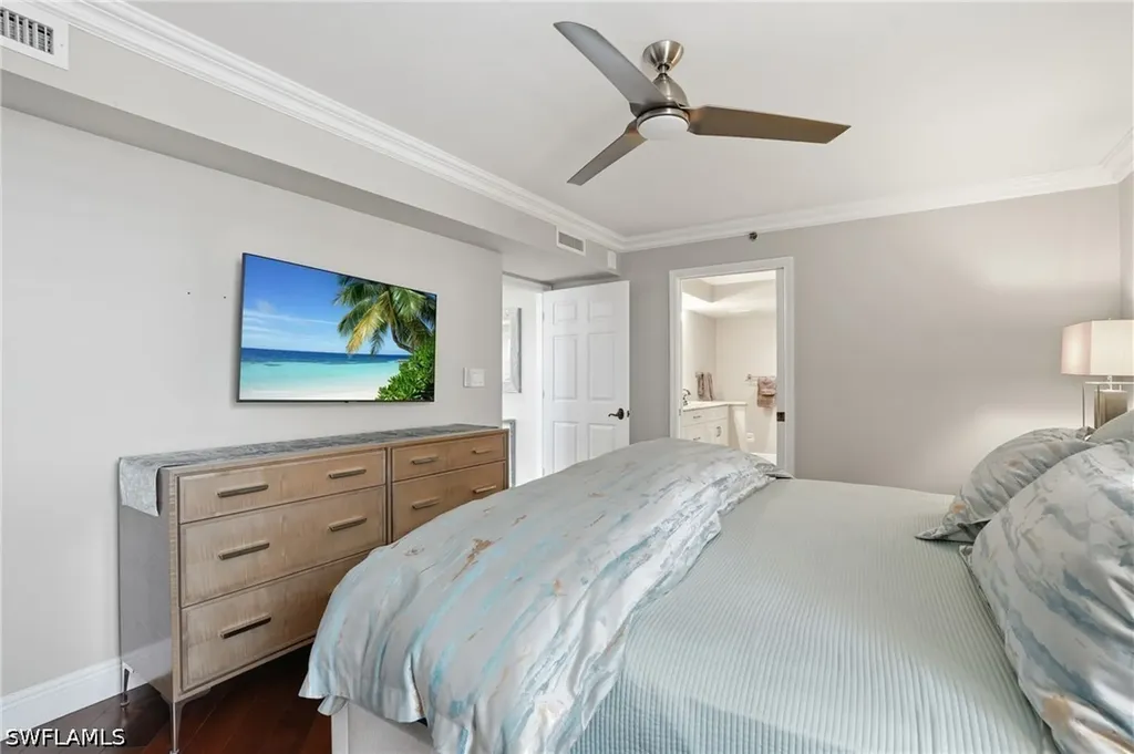 6585 Nicholas Boulevard Naples FL 34108