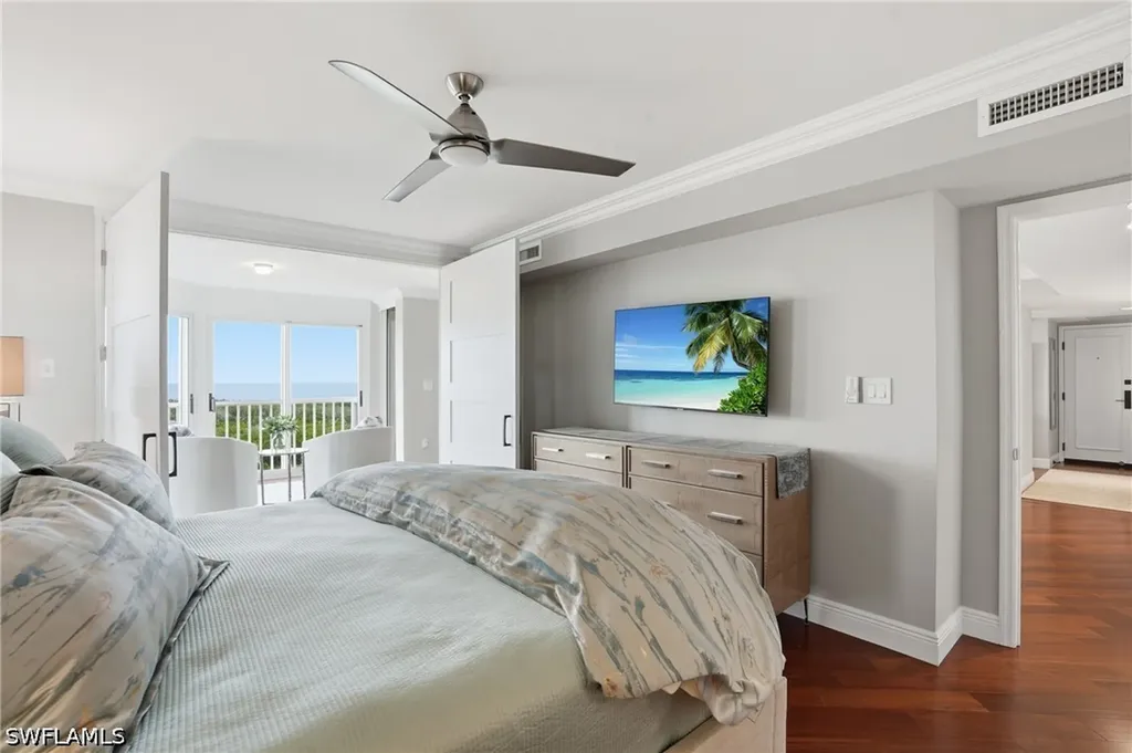 6585 Nicholas Boulevard Naples FL 34108