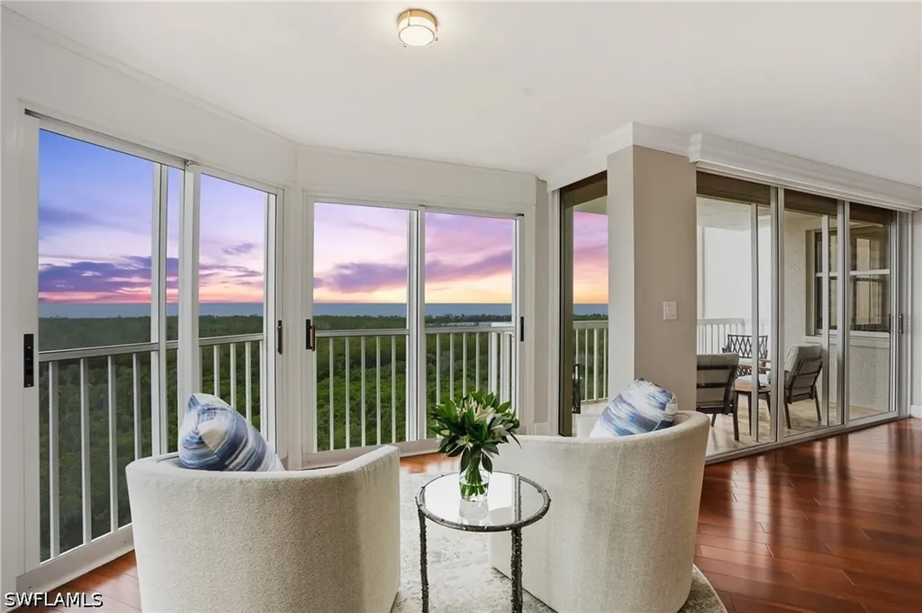 6585 Nicholas Boulevard Naples FL 34108