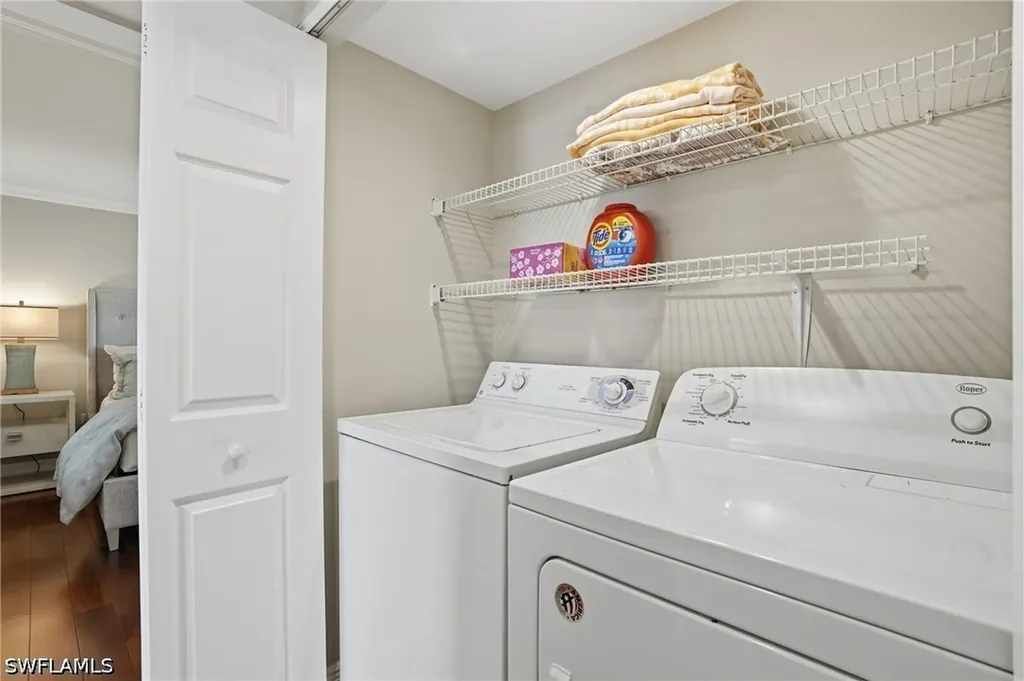 6585 Nicholas Boulevard Naples FL 34108