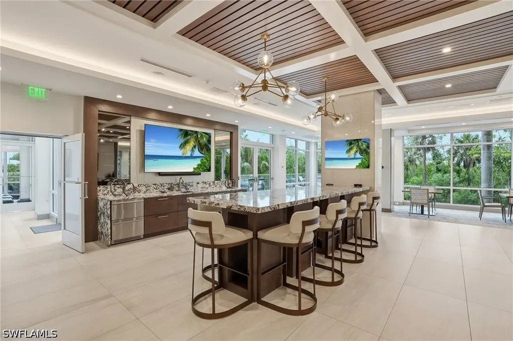 6585 Nicholas Boulevard Naples FL 34108