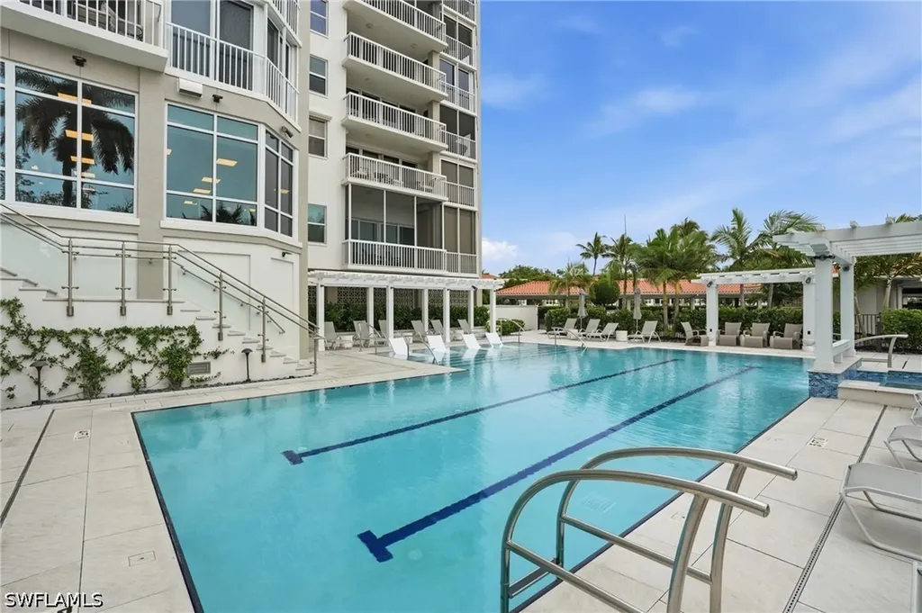 6585 Nicholas Boulevard Naples FL 34108