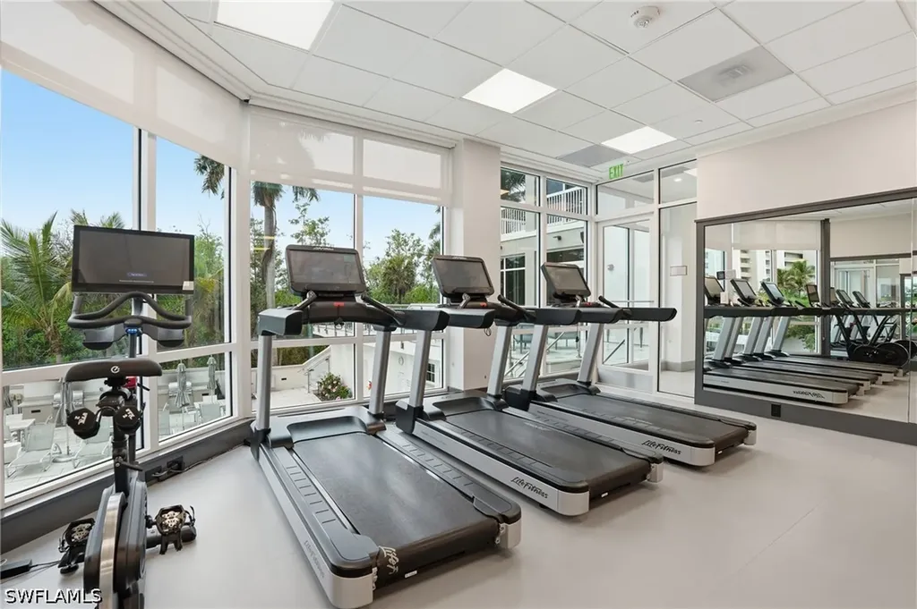 6585 Nicholas Boulevard Naples FL 34108