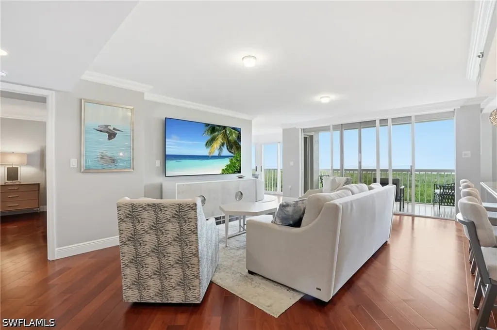 6585 Nicholas Boulevard Naples FL 34108