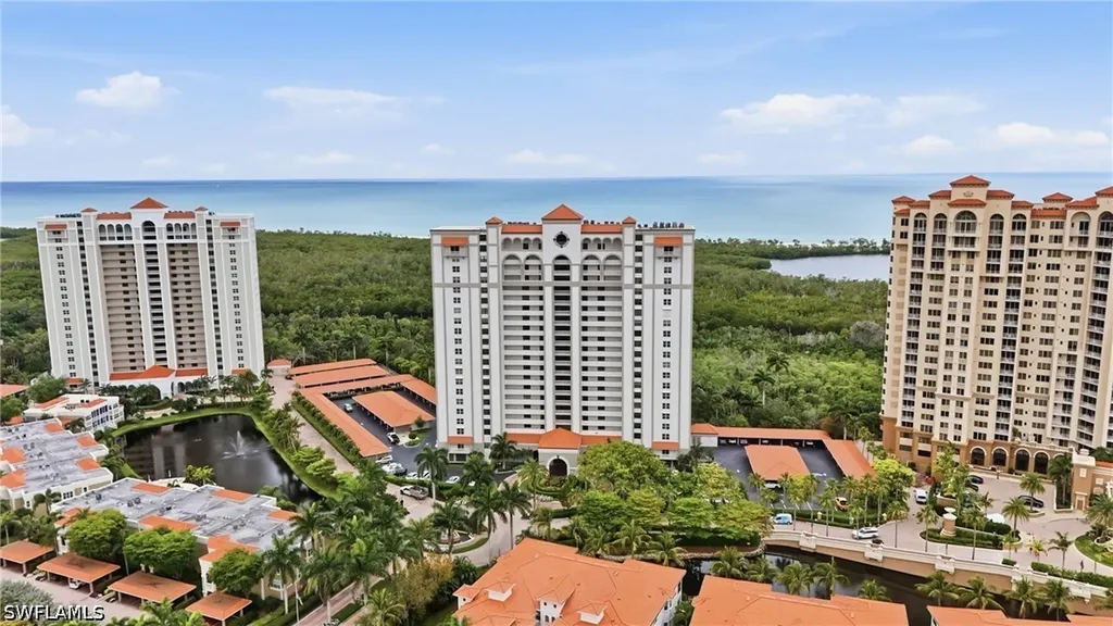 6585 Nicholas Boulevard Naples FL 34108