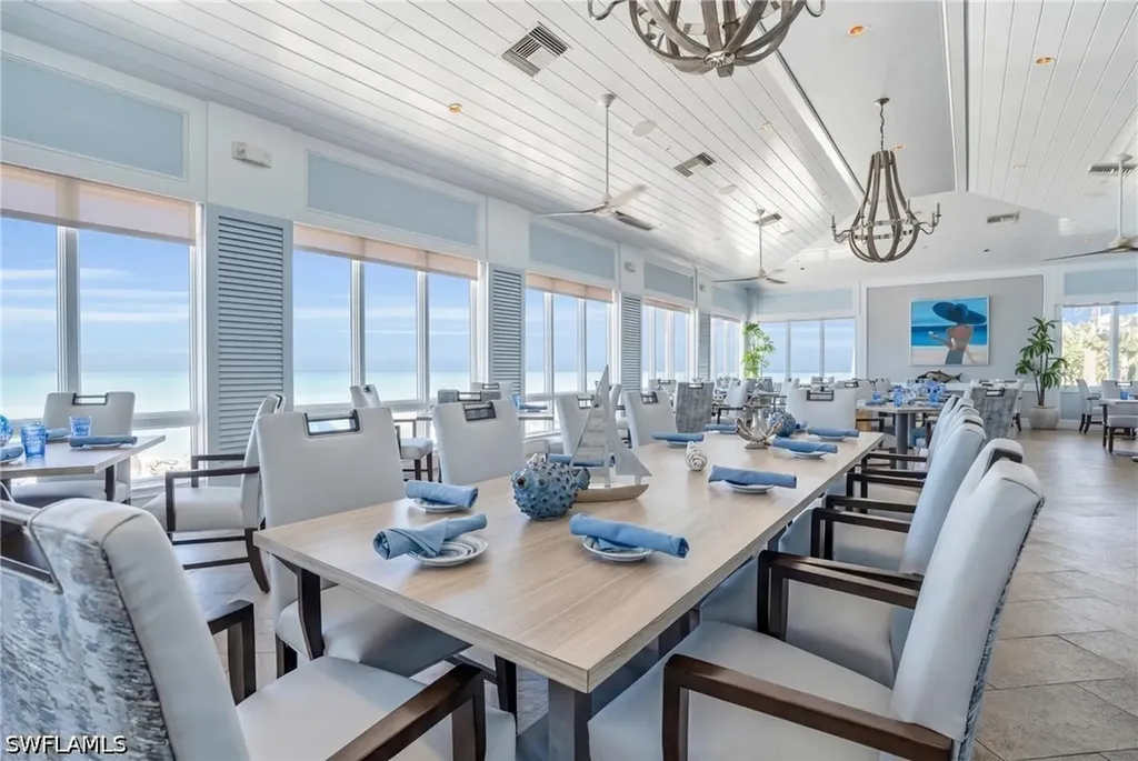 6585 Nicholas Boulevard Naples FL 34108