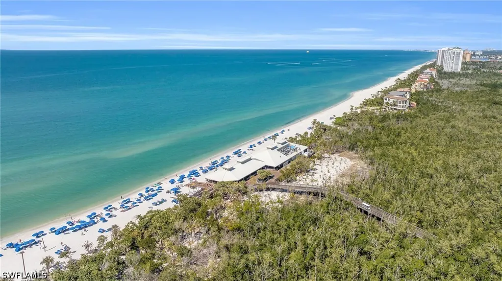 6585 Nicholas Boulevard Naples FL 34108