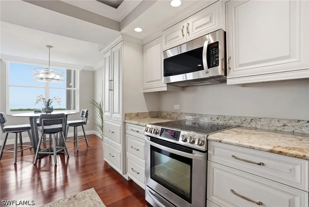 6585 Nicholas Boulevard Naples FL 34108