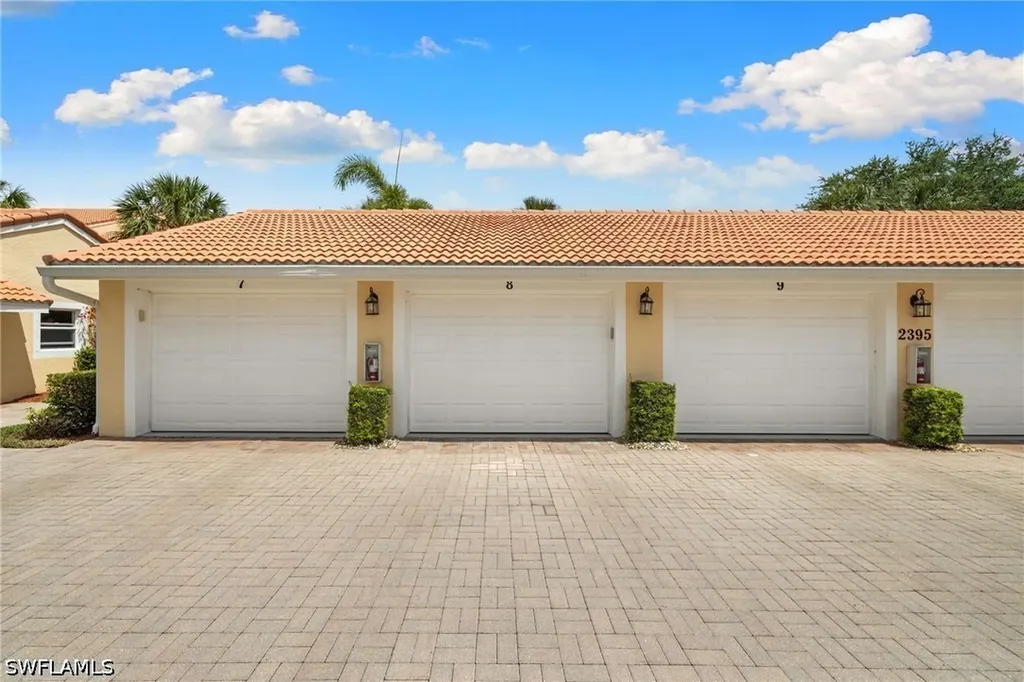 2395 Bayou Lane Naples FL 34112