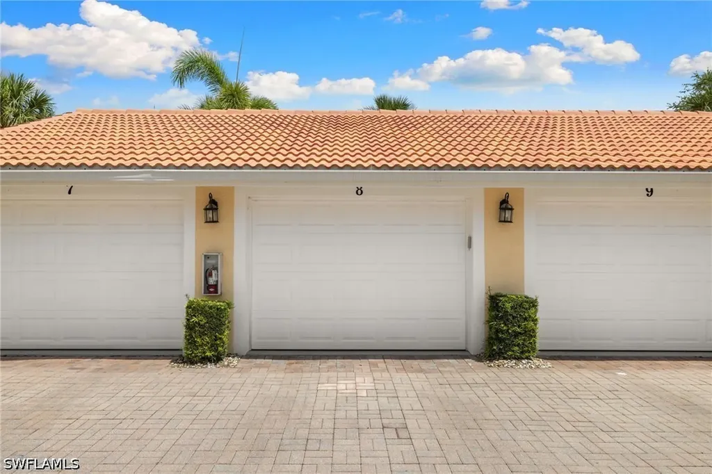 2395 Bayou Lane Naples FL 34112