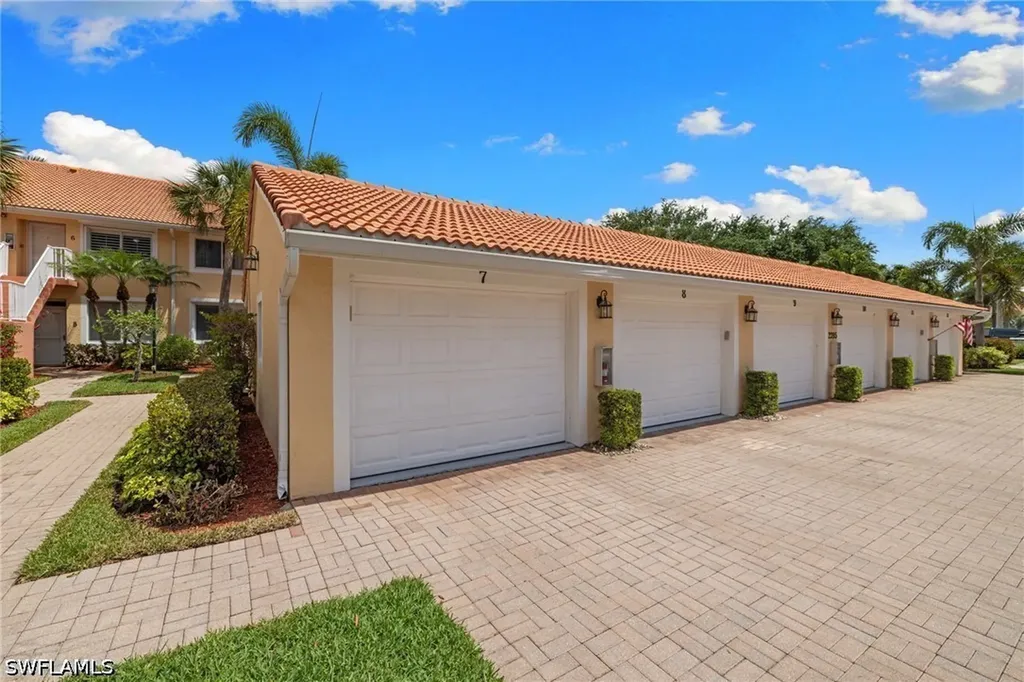 2395 Bayou Lane Naples FL 34112